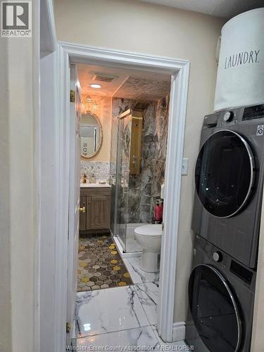 1175 Campbell, Windsor, ON - Indoor Photo Showing Laundry Room