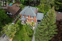 13 TWEEDSMUIR Avenue  Dundas, ON L9H 4H6
