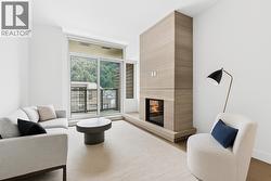 405 6687 NELSON AVENUE  West Vancouver, BC V7W 2B2