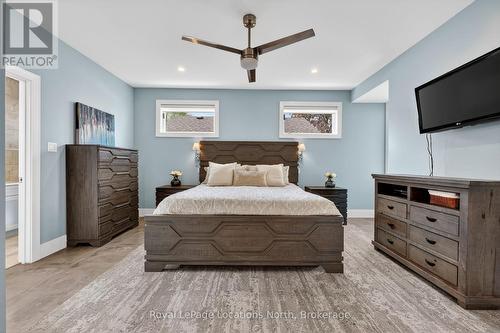 2206 Tiny Beaches Road S, Tiny, ON - Indoor Photo Showing Bedroom