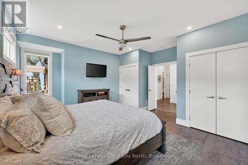 2206 Tiny Beaches Road S, Tiny, ON - Indoor Photo Showing Bedroom