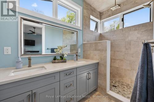 2206 Tiny Beaches Road S, Tiny, ON - Indoor Photo Showing Bathroom