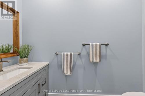 2206 Tiny Beaches Road S, Tiny, ON - Indoor Photo Showing Bathroom
