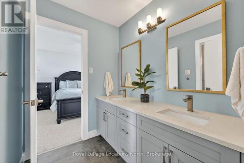 2206 Tiny Beaches Road S, Tiny, ON - Indoor Photo Showing Bathroom