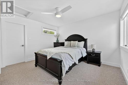2206 Tiny Beaches Road S, Tiny, ON - Indoor Photo Showing Bedroom