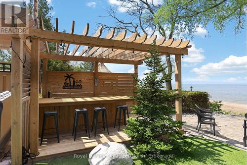 2206 Tiny Beaches Road S, Tiny, ON - Outdoor