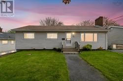 92 Joffre Street  Dartmouth, NS B2Y 3C9