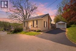9 KEETON Lane Paris, ON N3L 1M8