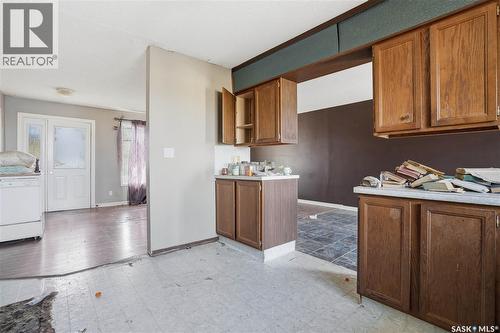 512 4Th Avenue W, Assiniboia, SK - Indoor Photo Showing Kitchen