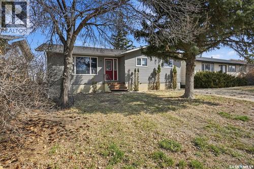 512 4Th Avenue W, Assiniboia, SK - Outdoor