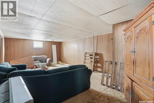 512 4Th Avenue W, Assiniboia, SK - Indoor Photo Showing Other Room