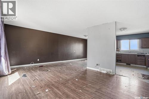 512 4Th Avenue W, Assiniboia, SK - Indoor Photo Showing Other Room