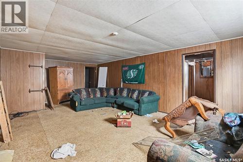 512 4Th Avenue W, Assiniboia, SK - Indoor
