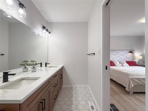 70 Boschman Bay, Brandon, MB - Indoor Photo Showing Bathroom