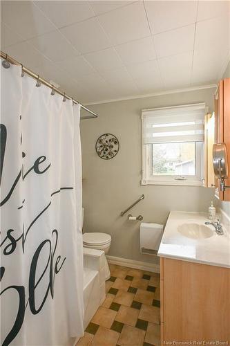 286 Saint-Pierre E. Blvd, Caraquet, NB 