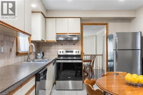 4237 Trellis Crescent, Mississauga, ON - Indoor Photo Showing Kitchen With Double Sink