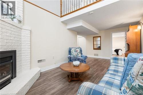 4237 Trellis Crescent, Mississauga, ON - Indoor Photo Showing Living Room With Fireplace