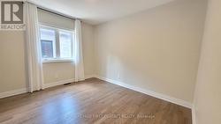GIRL ROOM - 