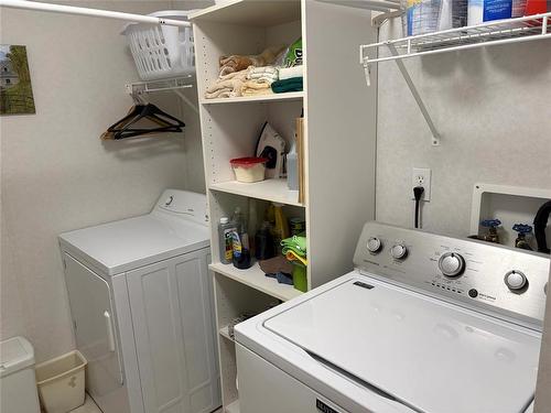 41 Eagle Way, Brandon, MB - Indoor Photo Showing Laundry Room