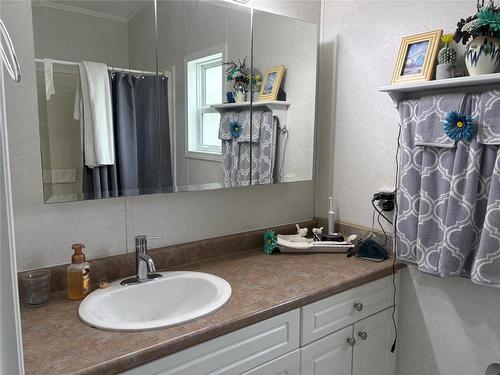41 Eagle Way, Brandon, MB - Indoor Photo Showing Bathroom
