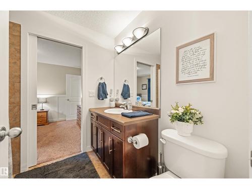 20722 56A Av Nw, Edmonton, AB 