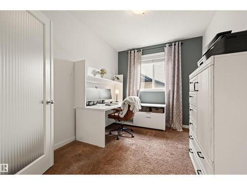20722 56A Av Nw, Edmonton, AB 