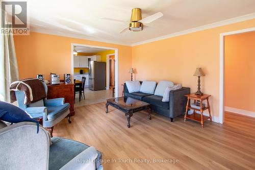 859 Cedar Point Road, Tiny, ON - Indoor Photo Showing Living Room