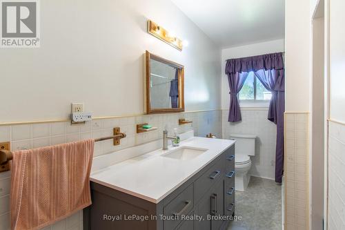 859 Cedar Point Road, Tiny, ON - Indoor Photo Showing Bathroom