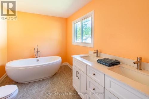 859 Cedar Point Road, Tiny, ON - Indoor Photo Showing Bathroom