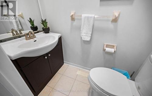 2470 Strathmore Crescent, Mississauga, ON - Indoor Photo Showing Bathroom