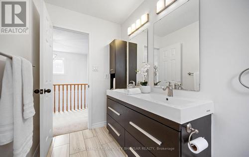 2470 Strathmore Crescent, Mississauga, ON - Indoor Photo Showing Bathroom
