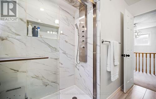 2470 Strathmore Crescent, Mississauga, ON - Indoor Photo Showing Bathroom