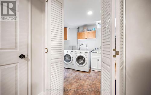 2470 Strathmore Crescent, Mississauga, ON - Indoor Photo Showing Laundry Room