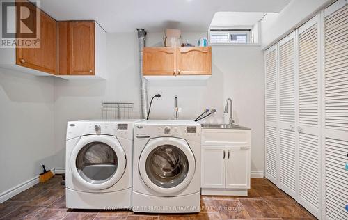 2470 Strathmore Crescent, Mississauga, ON - Indoor Photo Showing Laundry Room