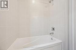 Upper 4-Piece Bathroom - 