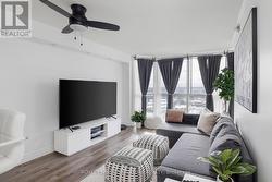 909 - 880 DUNDAS STREET W  Mississauga, ON L5C 4H3