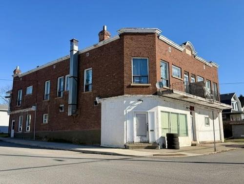 142 College Street  Thunder Bay, ON P7A 5J7