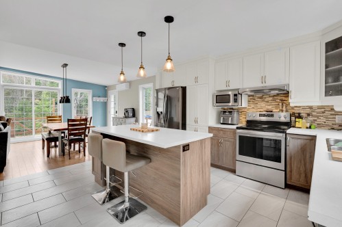 Vue d'ensemble - 21 Imp. De L'Eau-Vive, Saint-Donat, QC - Indoor Photo Showing Kitchen With Upgraded Kitchen
