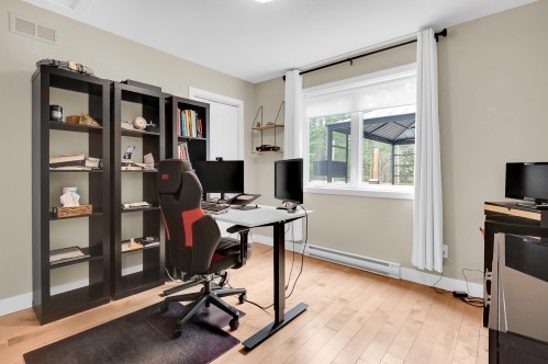 Chambre à coucher - 21 Imp. De L'Eau-Vive, Saint-Donat, QC - Indoor Photo Showing Office