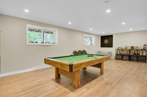 Salle familiale - 21 Imp. De L'Eau-Vive, Saint-Donat, QC - Indoor Photo Showing Other Room