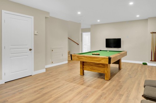 Salle familiale - 21 Imp. De L'Eau-Vive, Saint-Donat, QC - Indoor Photo Showing Other Room
