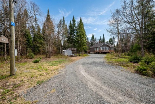 Stationnement - 21 Imp. De L'Eau-Vive, Saint-Donat, QC - Outdoor