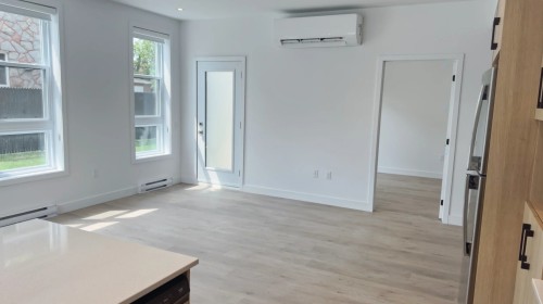 Living Room - 109-16 Rue St-Joseph, Sainte-Agathe-Des-Monts, QC - Indoor Photo Showing Other Room