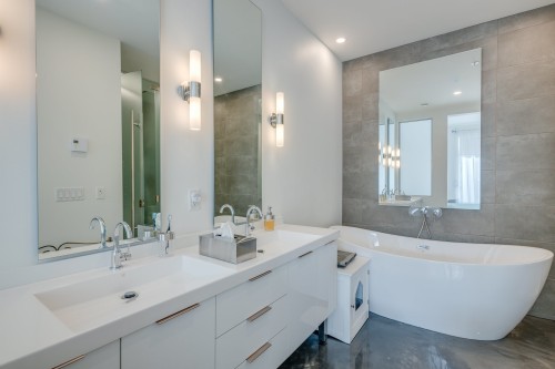 Master Bathroom - 102-175 Rue De Langloiserie, Rosemère, QC - Indoor Photo Showing Bedroom