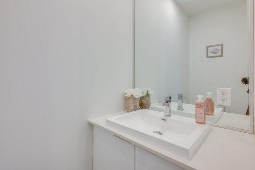 Bathroom - 102-175 Rue De Langloiserie, Rosemère, QC - Indoor Photo Showing Laundry Room