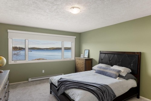 2450 Whidby Lane, Sidney, BC 