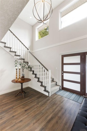2450 Whidby Lane, Sidney, BC 