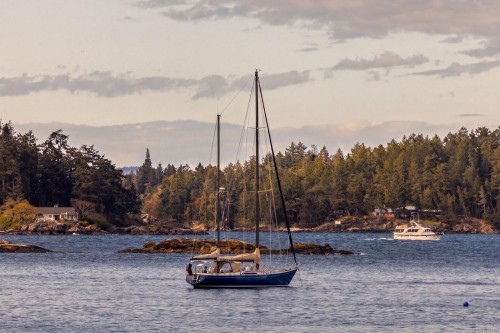 2450 Whidby Lane, Sidney, BC 