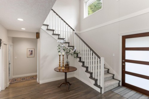 2450 Whidby Lane, Sidney, BC 