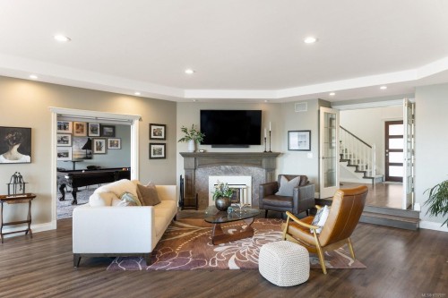 2450 Whidby Lane, Sidney, BC 